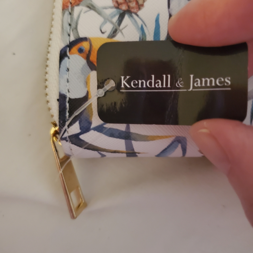 Kendall and James Tucan and Pineapple Tropical Wallet New - Picture 3 of 6